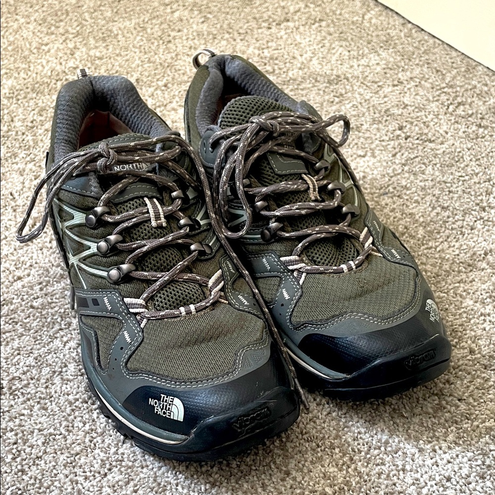 The North Face Men's Hiking shoes Sz 9 olive green / gray lace up